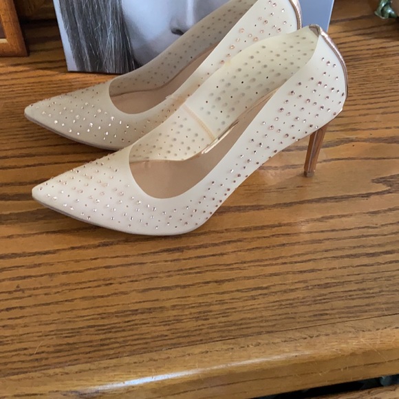 Gorgeous "Erregina " metallic gold JLO  see thru  jelly Heel - Picture 5 of 11